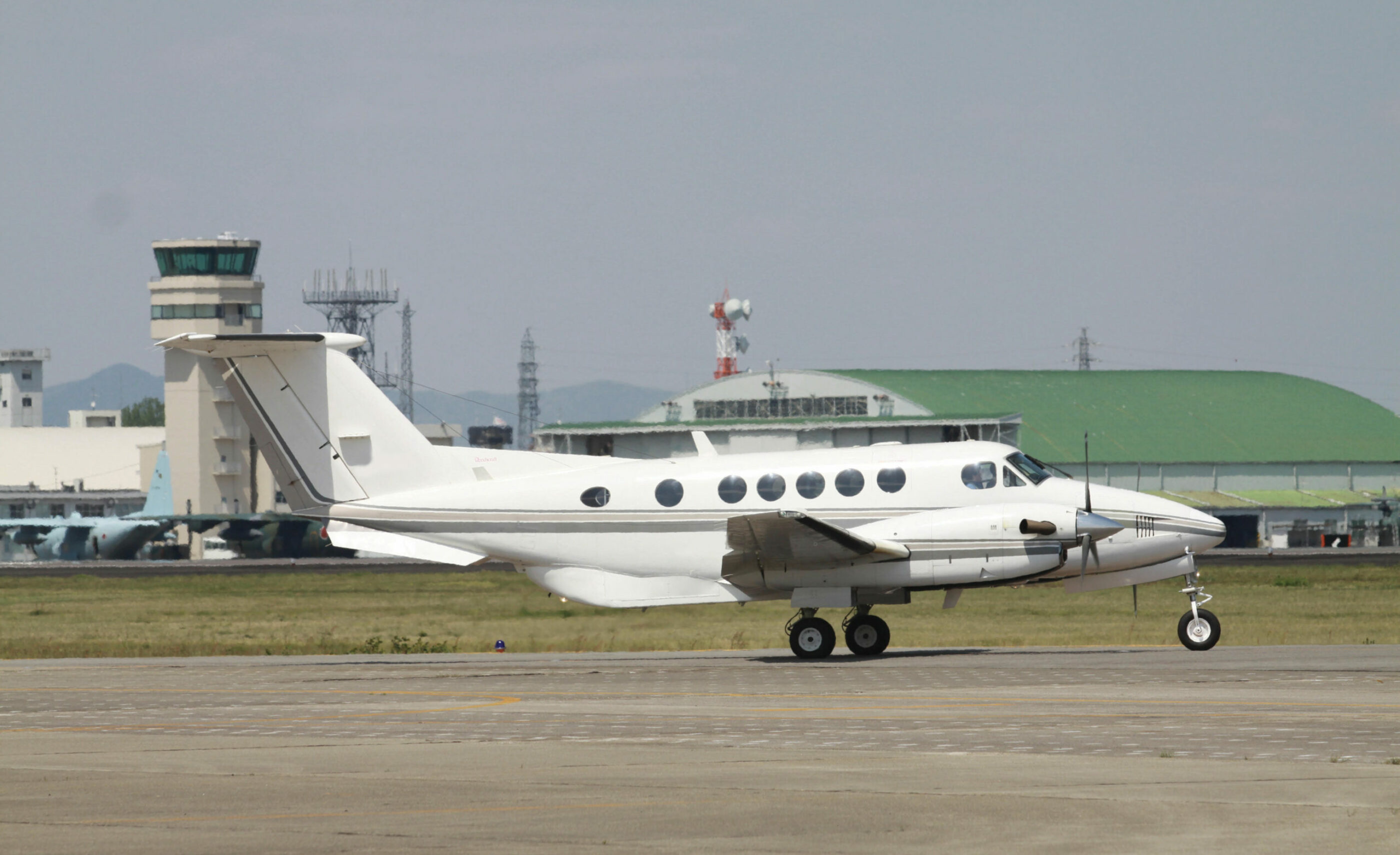 Beech-200-Super-King-Air-Frederic-Lert1